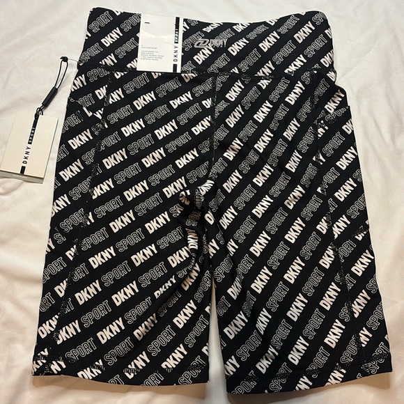 ✨NWT MSRP $49.50 DKNY Sport High Waist Bike Short Size Small w/Side Pockets - Picture 3 of 9